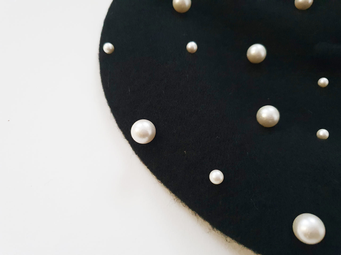 The La Perle Beret - Black