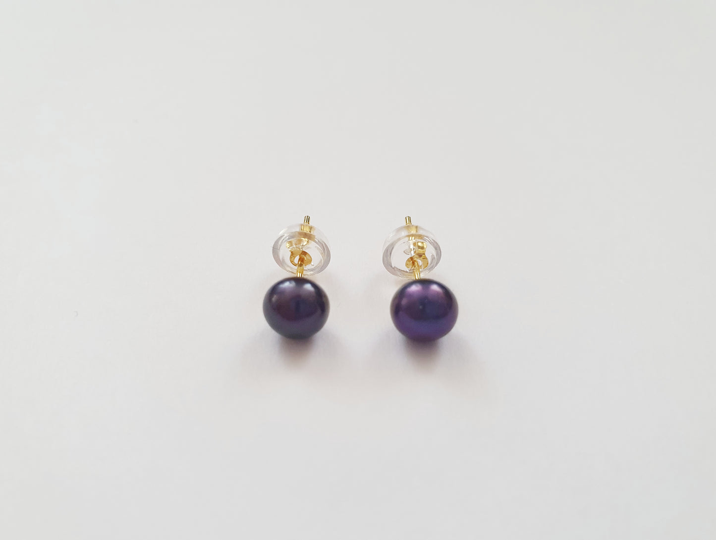 The Élégance Pearl Ear Studs