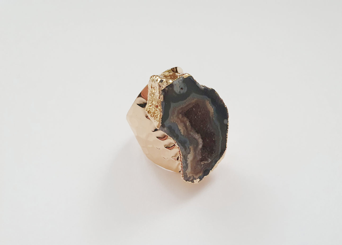 The Luxurious Black Ring