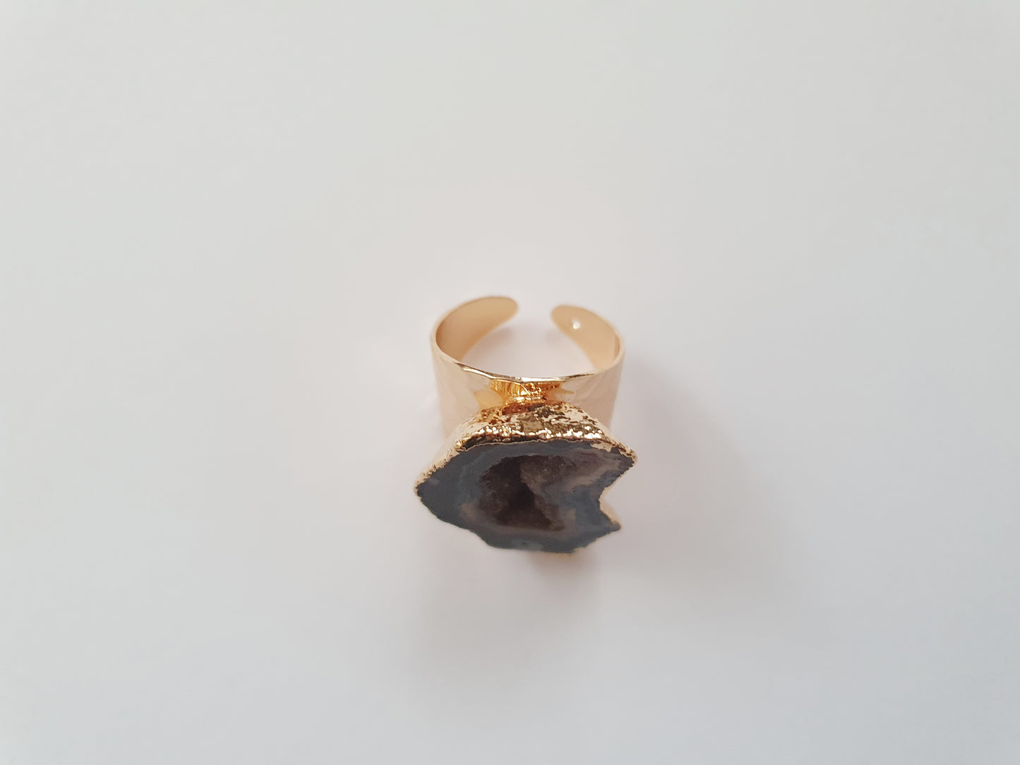 The Luxurious Black Ring