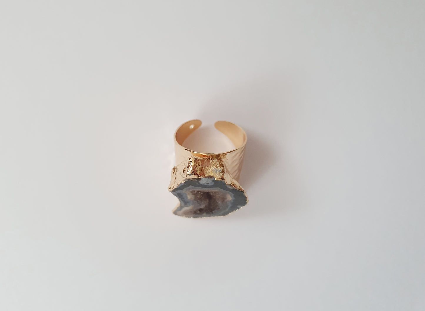 The Luxurious Black Ring