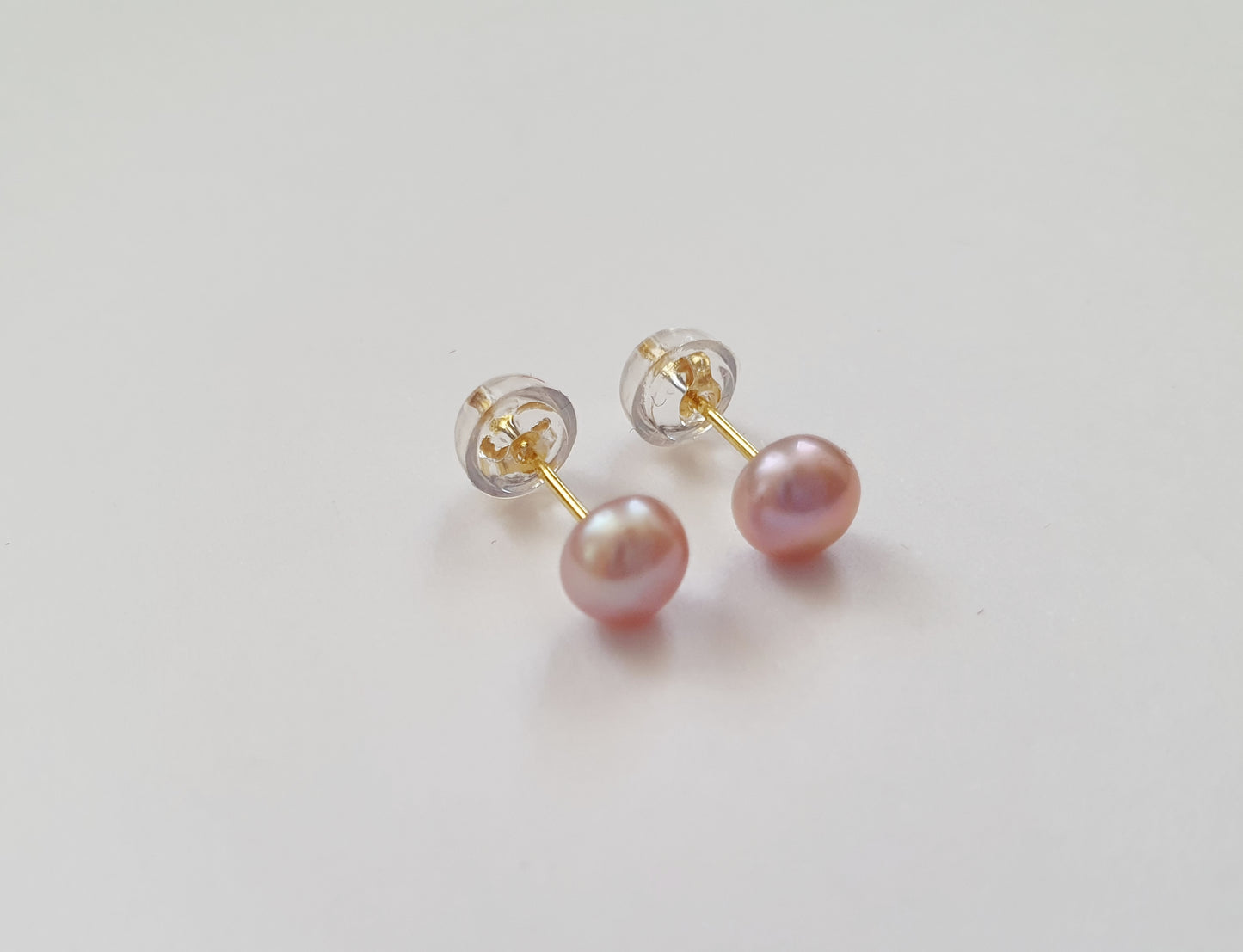 The Élégance Pearl Ear Studs