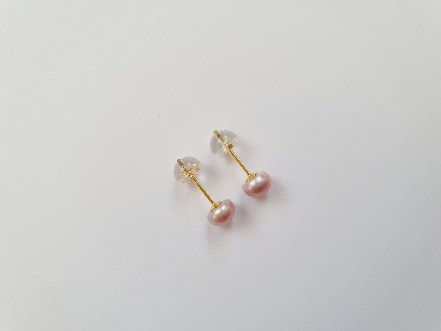 The Élégance Pearl Ear Studs