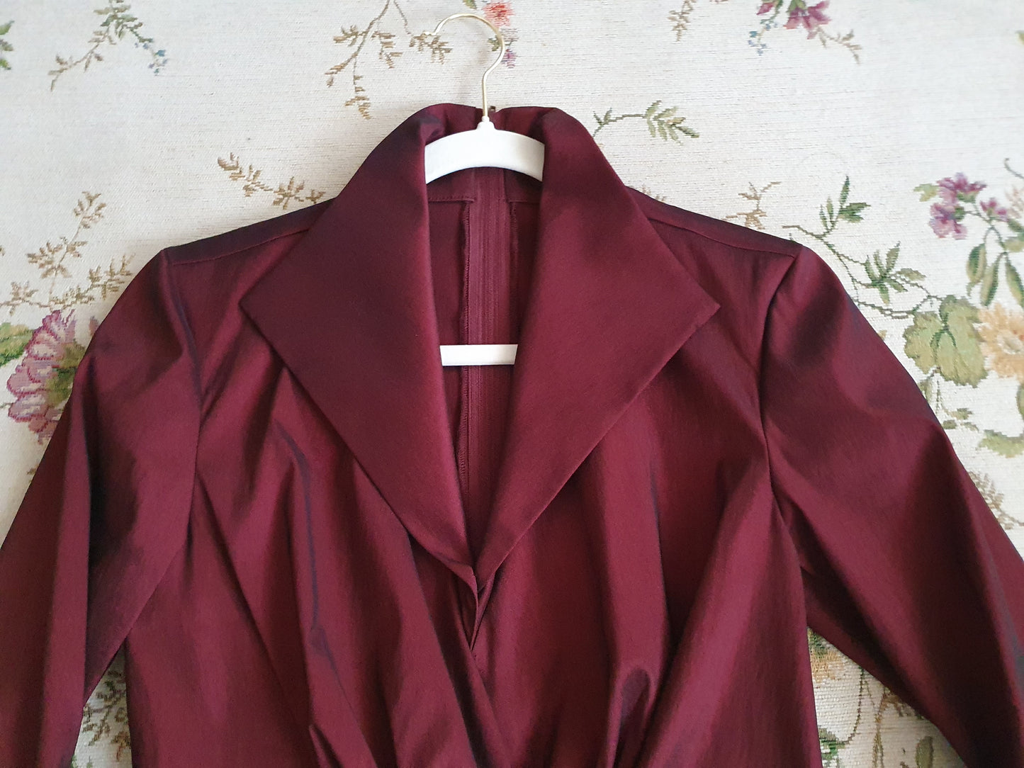 Authentic Vintage Tadashi Shoji Blouse In Burgundy Red in Size S