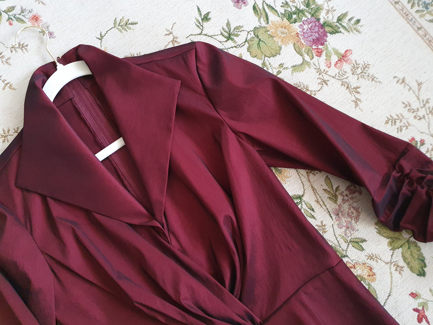 Authentic Vintage Tadashi Shoji Blouse In Burgundy Red in Size S