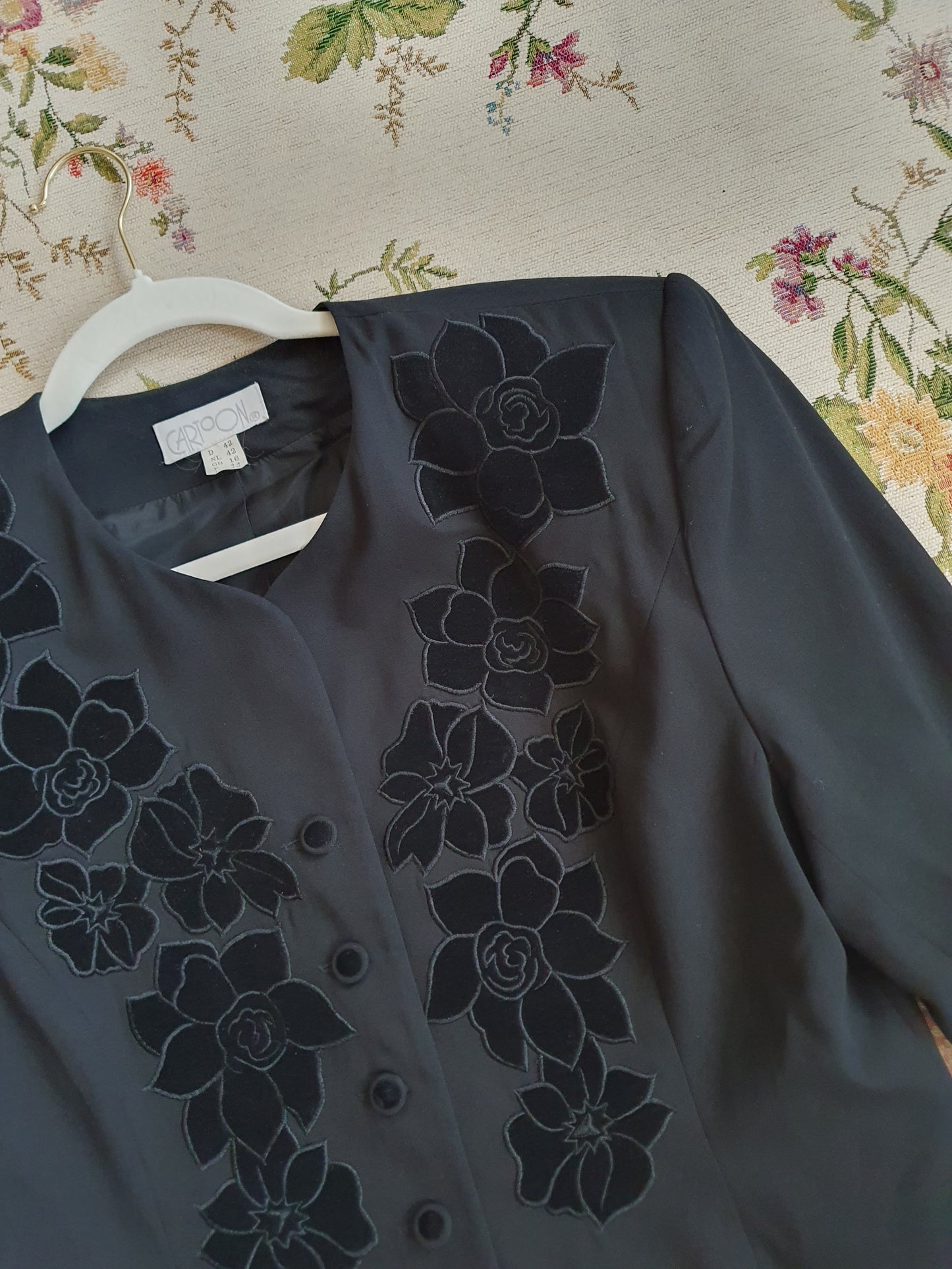 Authentic Vintage Black Cartoon Blazer With Velvet Flowers In Size XL