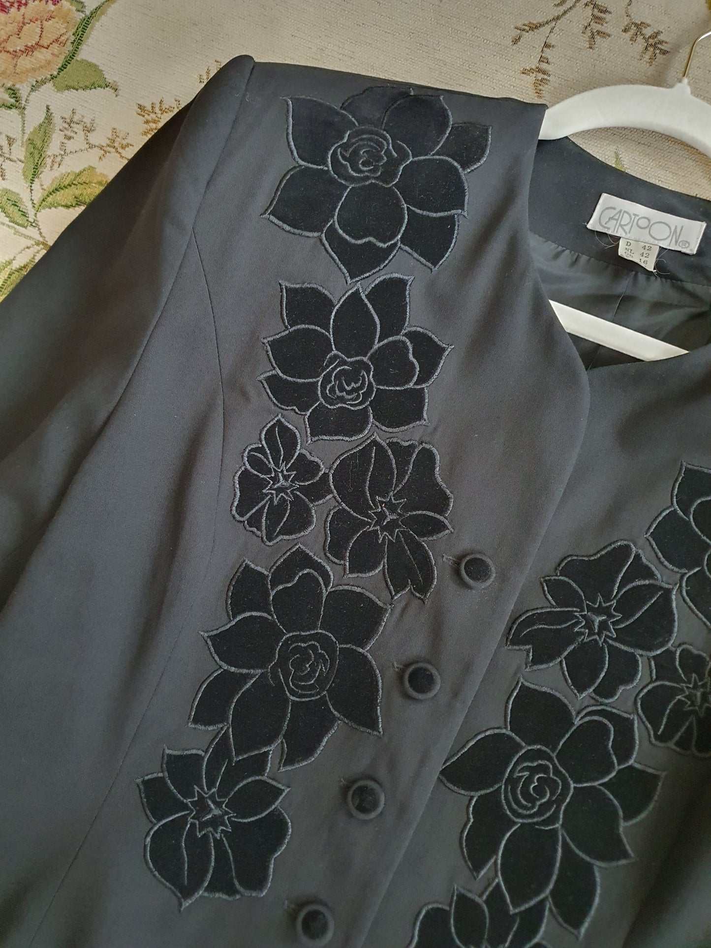 Authentic Vintage Black Cartoon Blazer With Velvet Flowers In Size XL