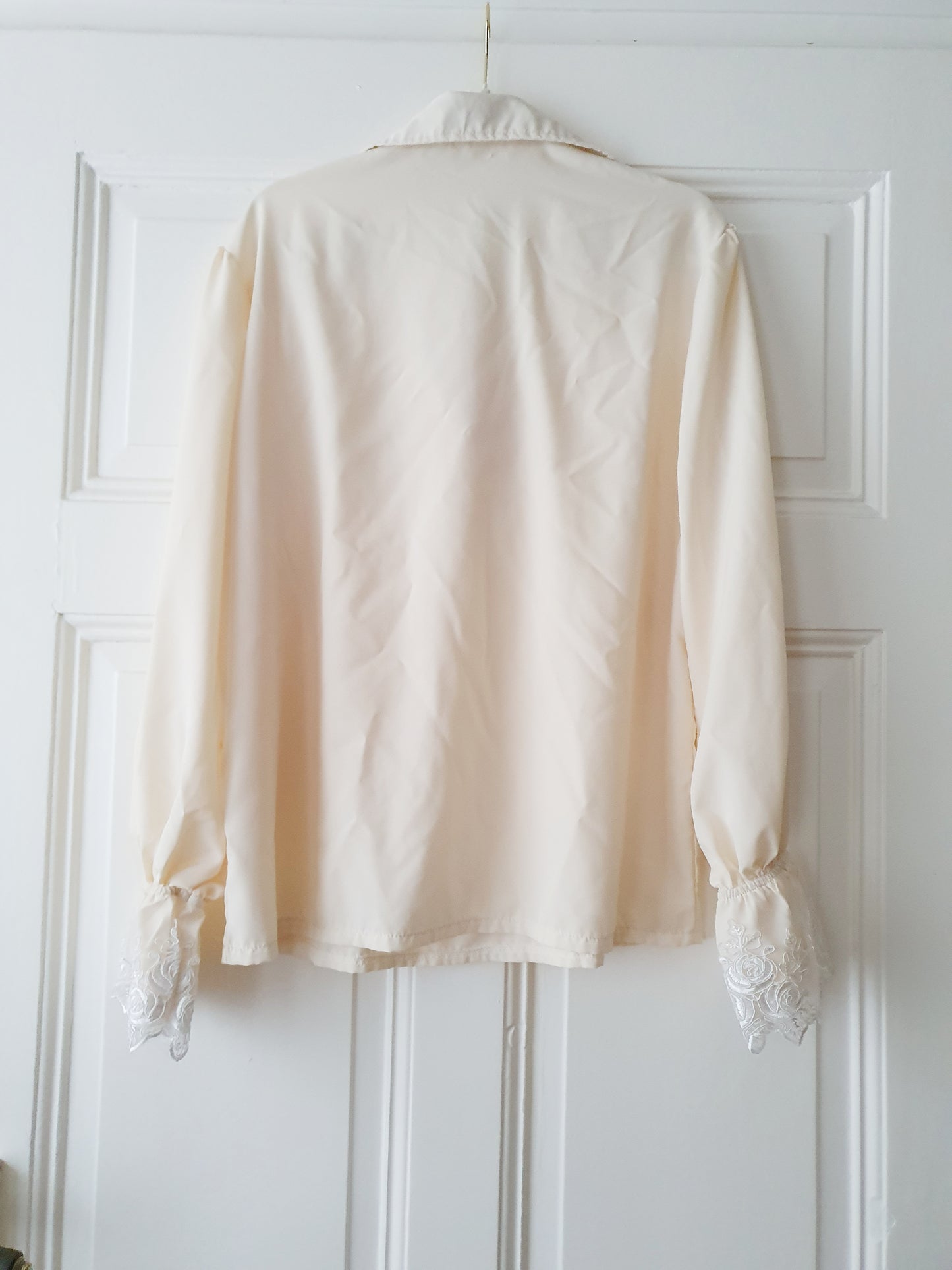 The Poet Shirt in Beige