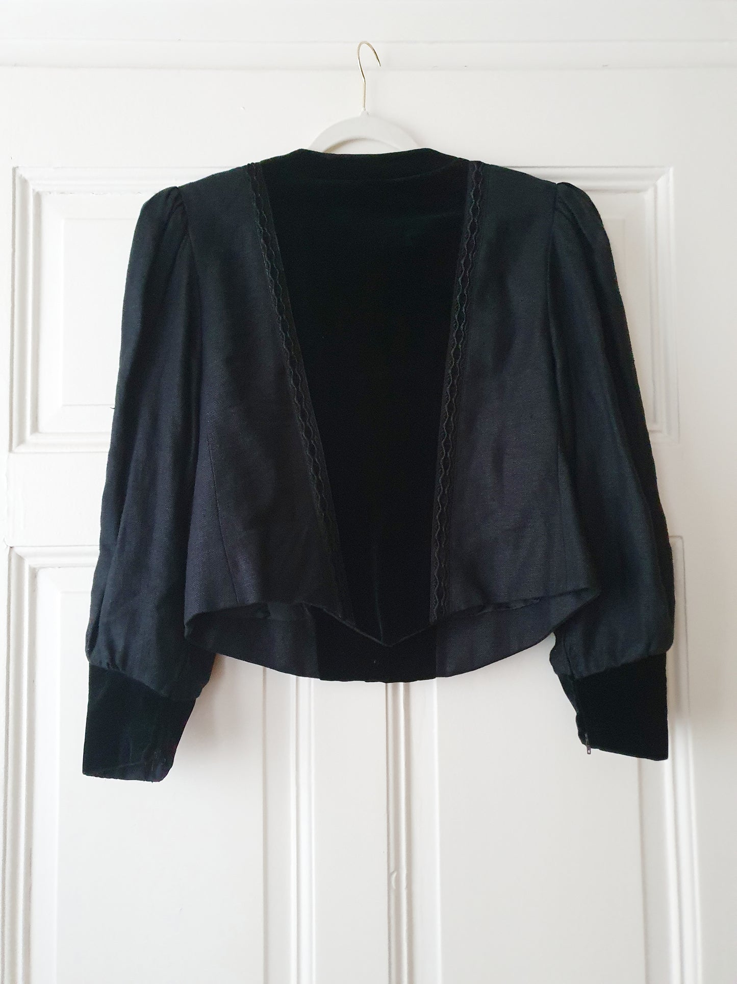Authentic Vintage Traditional Bavarian Blazer Size XL in Black