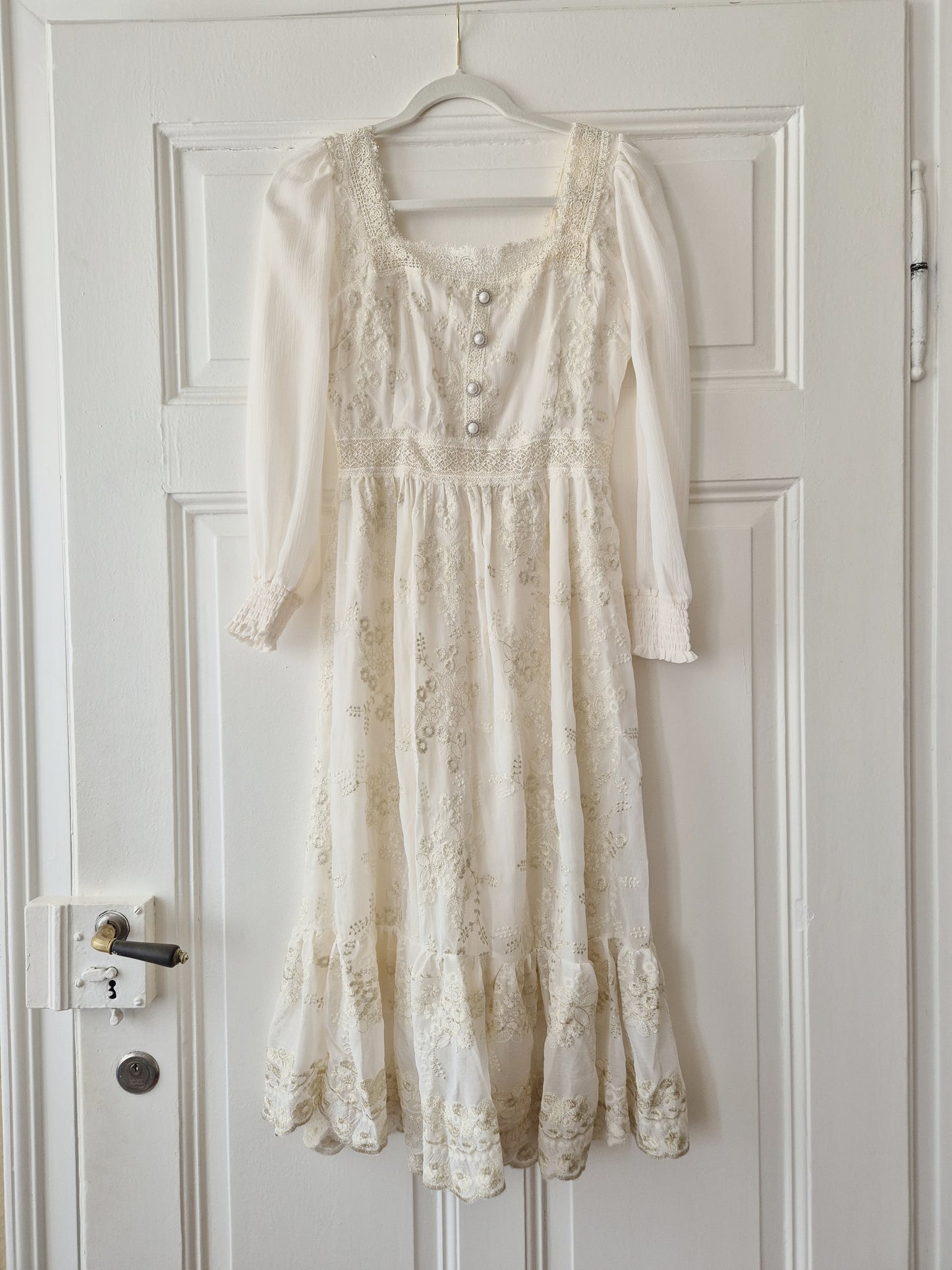 The Long-sleeved Leyna Dress