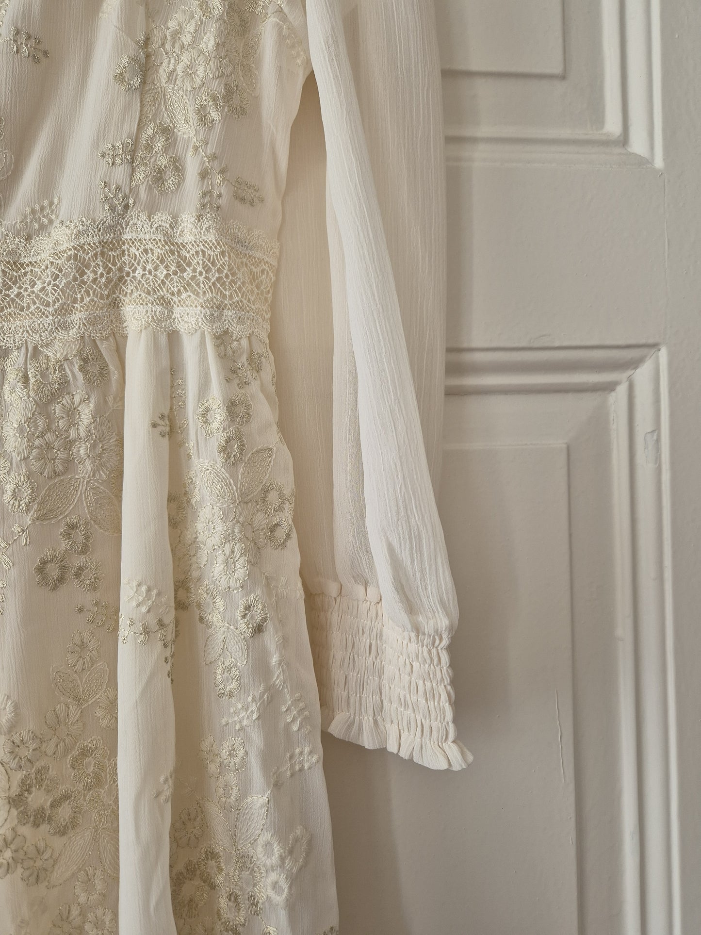 The Long-sleeved Leyna Dress