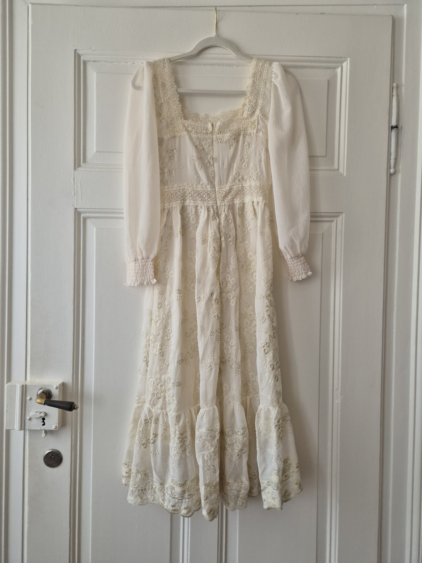 The Long-sleeved Leyna Dress