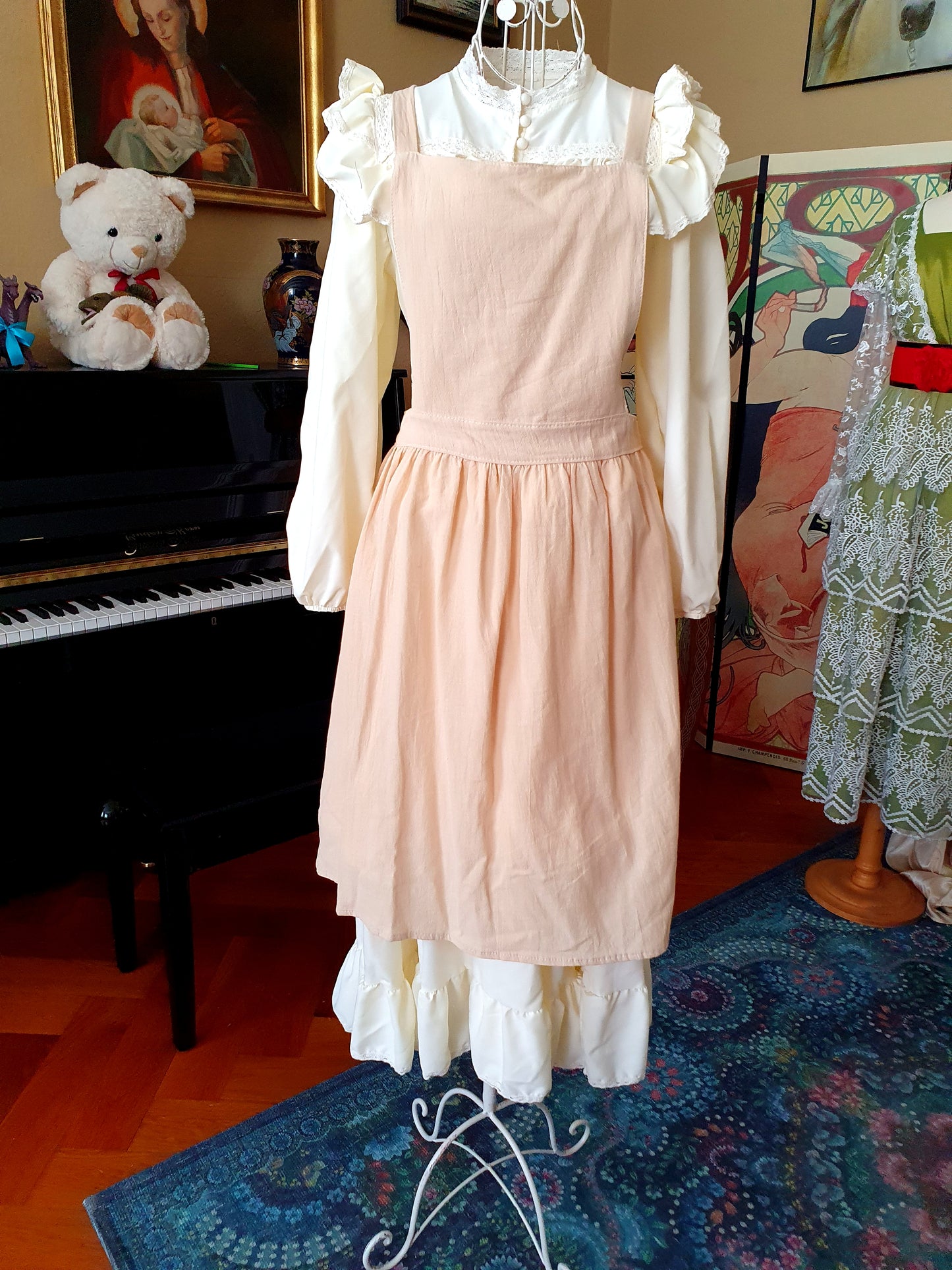 The Darling Apron in Beige - One Size