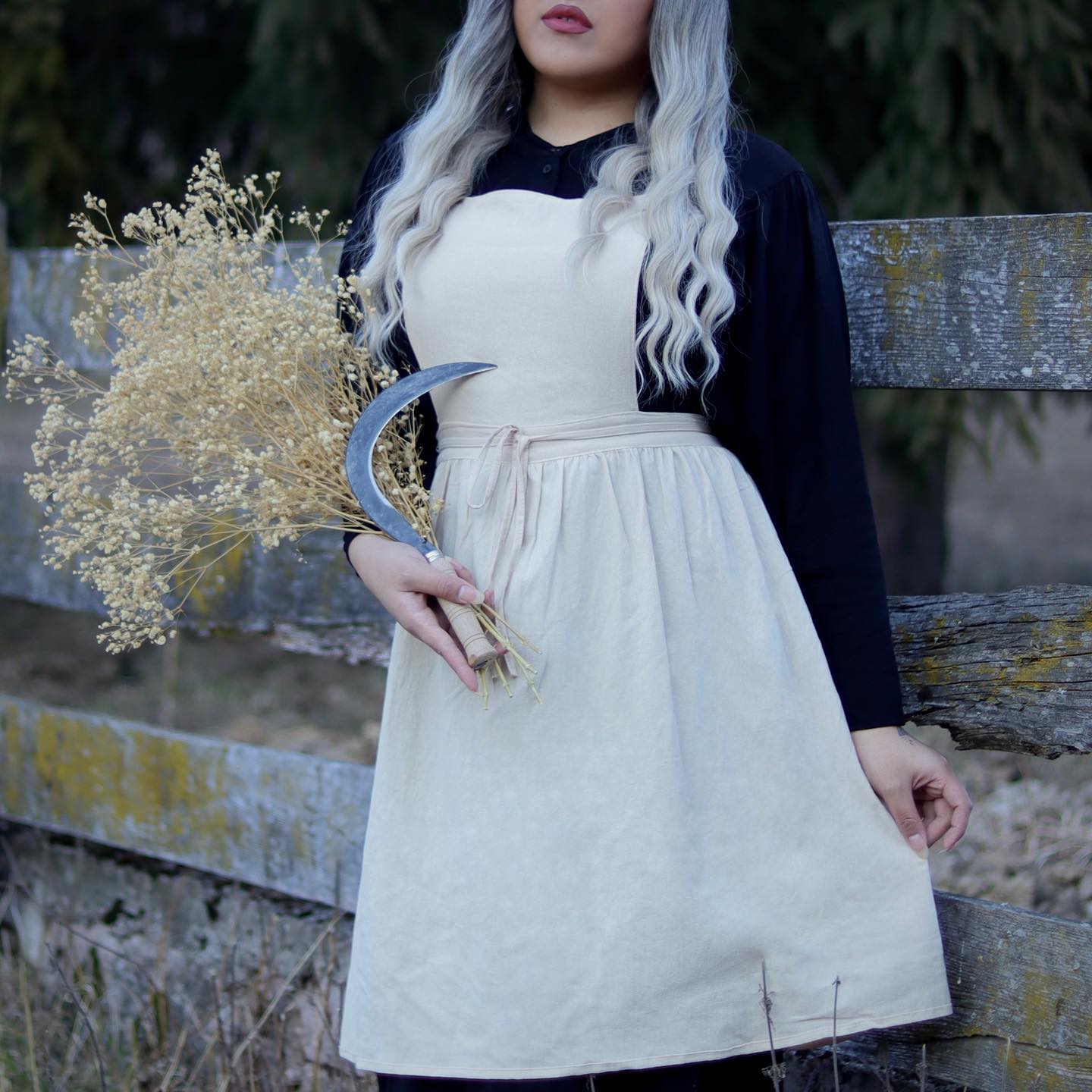The Darling Apron in Beige - One Size