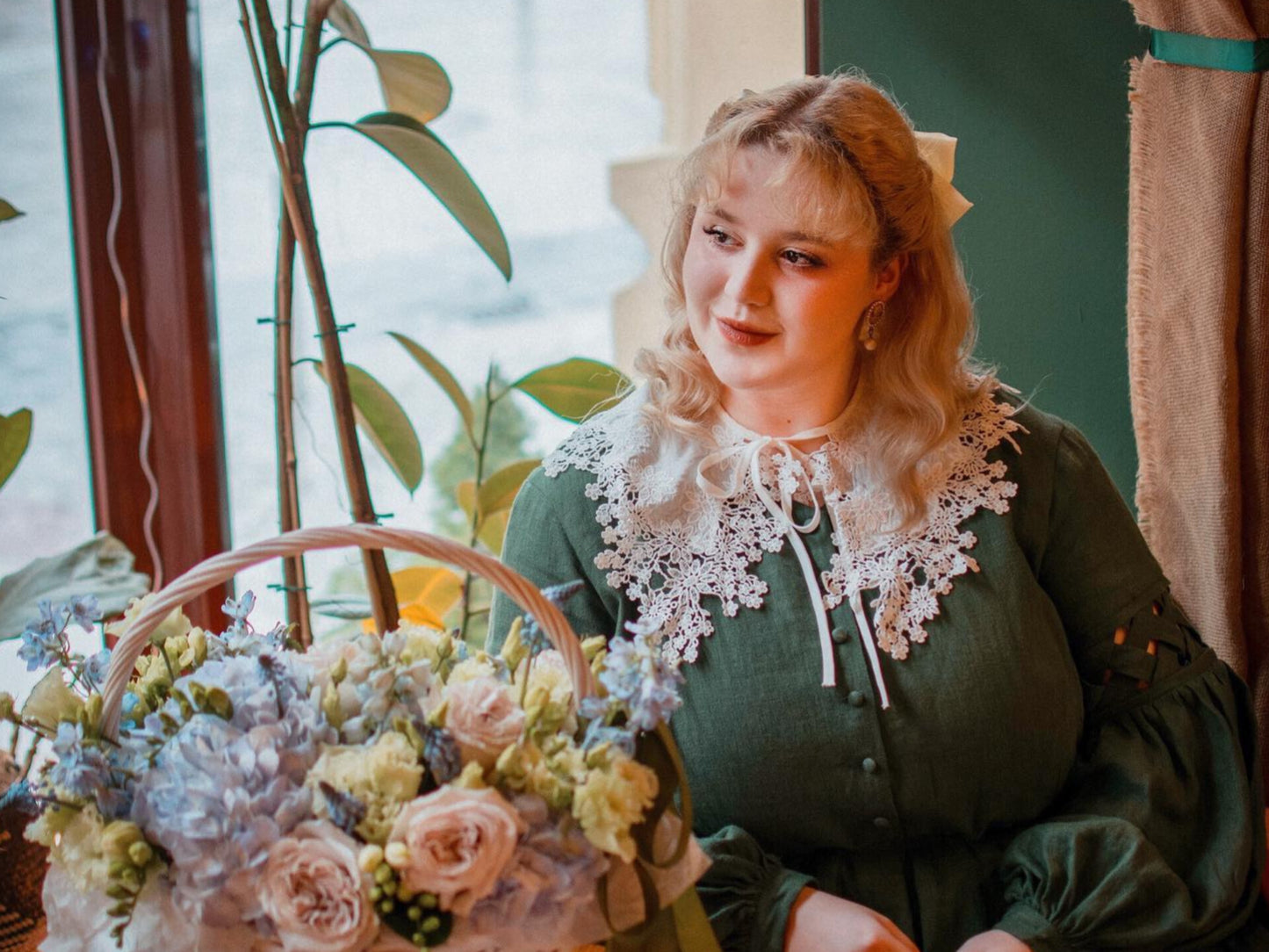 The Darling Lace Collar