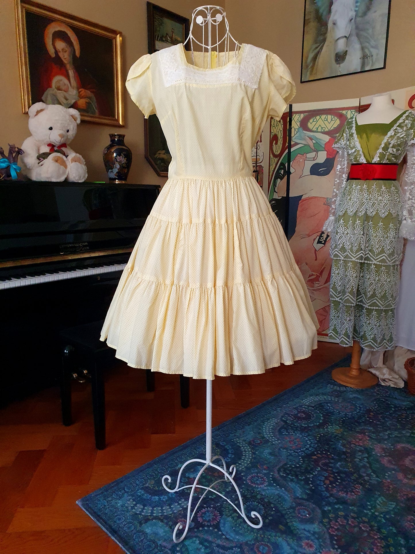 Authentic Vintage 1950s Cocktail Dress in Yellow in Size S/M