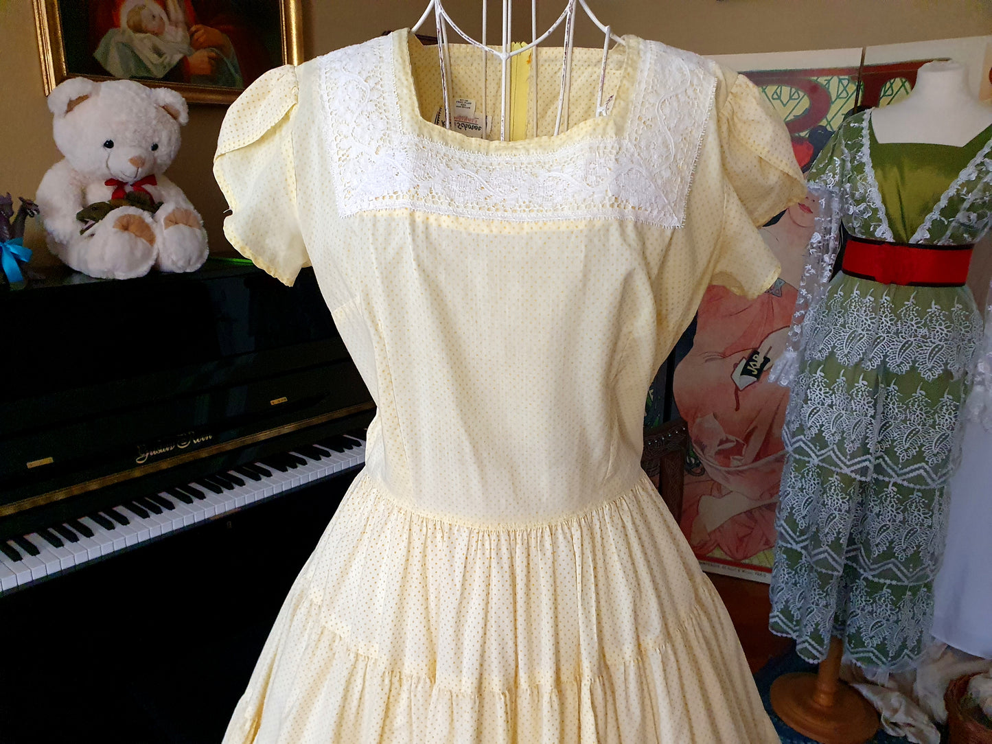 Authentic Vintage 1950s Cocktail Dress in Yellow in Size S/M