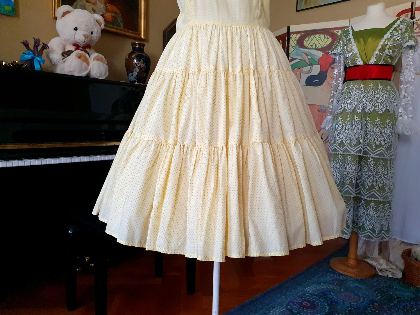 Authentic Vintage 1950s Cocktail Dress in Yellow in Size S/M