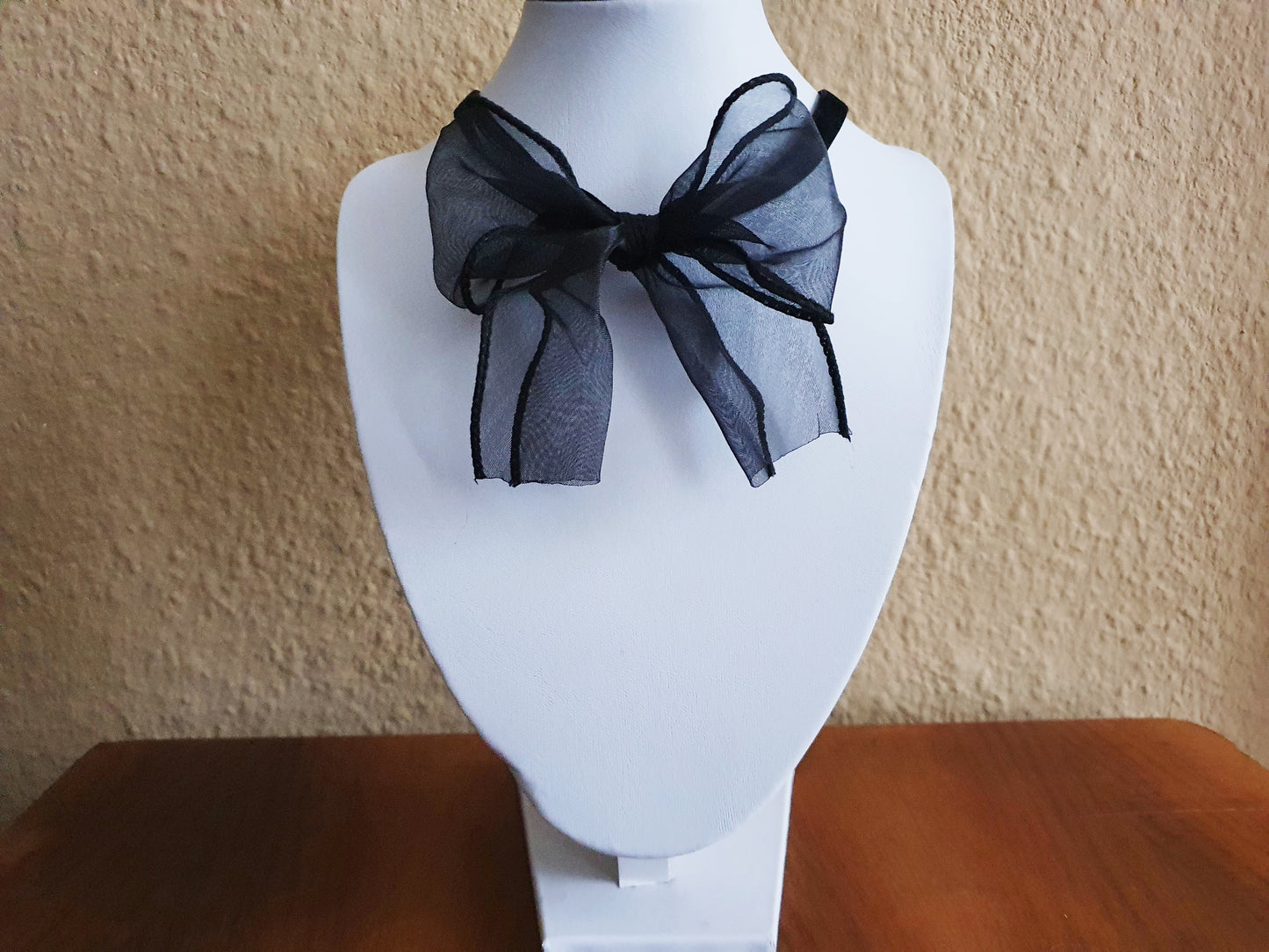 The Ribbon Bows Choker