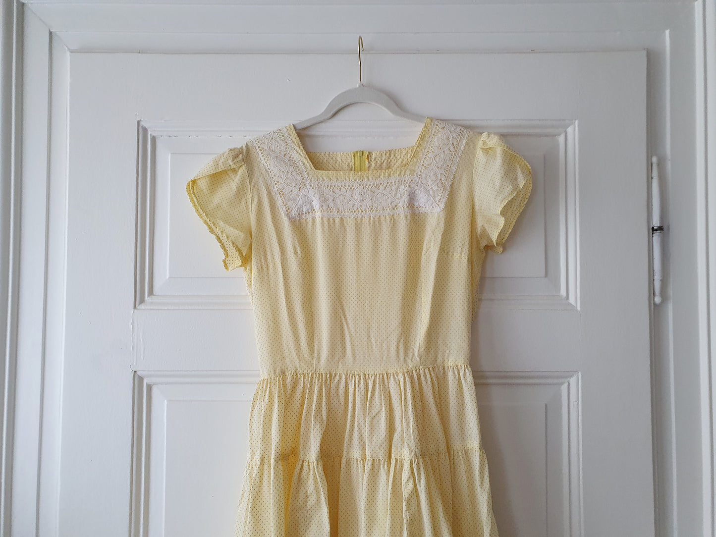 Authentic Vintage 1950s Cocktail Dress in Yellow in Size S/M