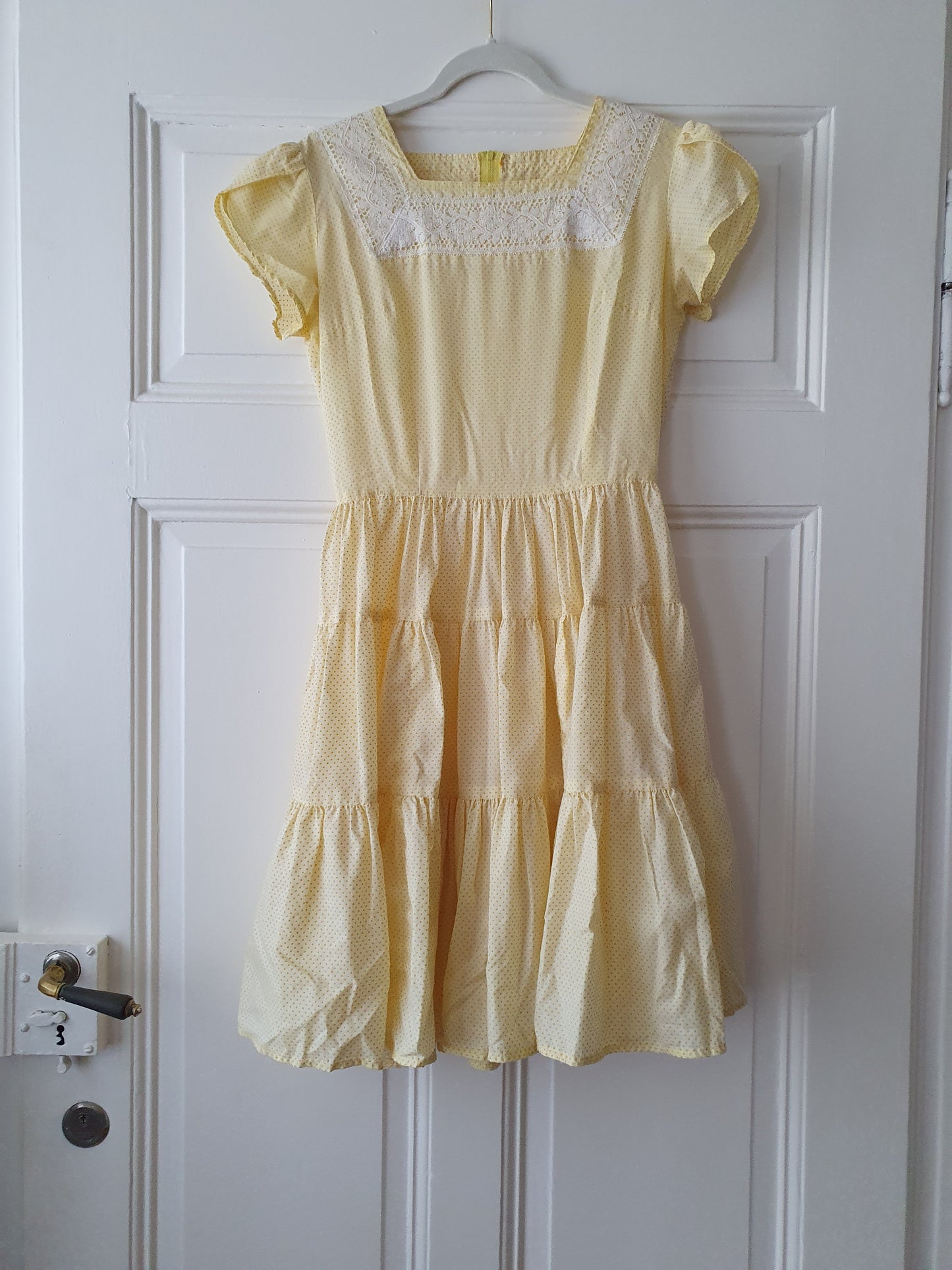 Authentic Vintage 1950s Cocktail Dress in Yellow in Size S/M