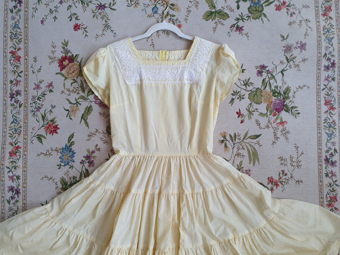 Authentic Vintage 1950s Cocktail Dress in Yellow in Size S/M