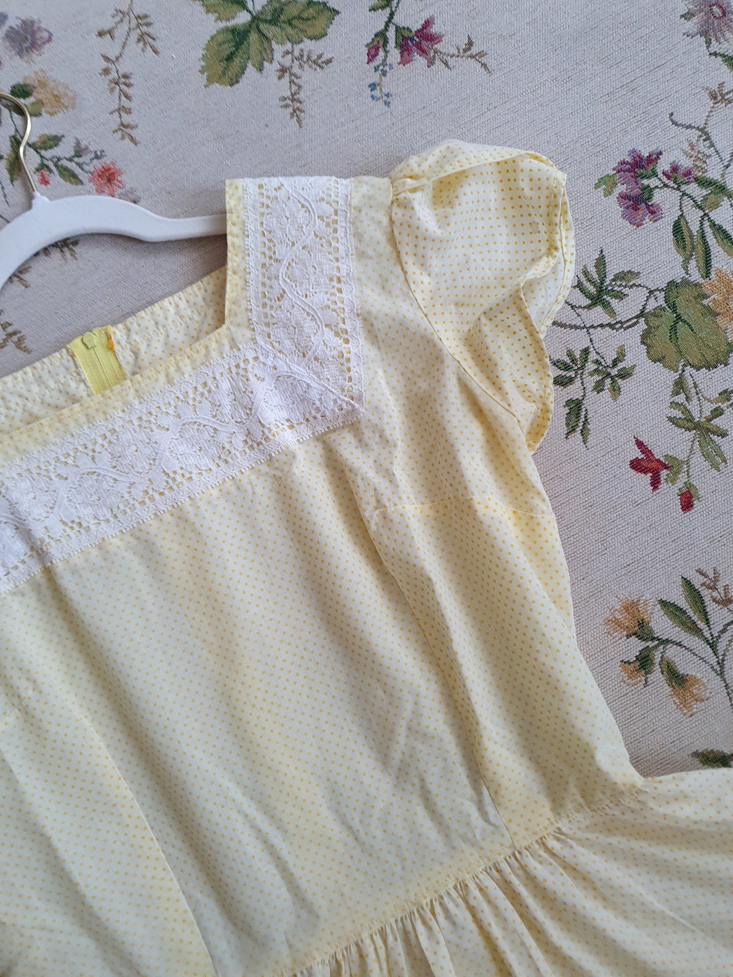 Authentic Vintage 1950s Cocktail Dress in Yellow in Size S/M