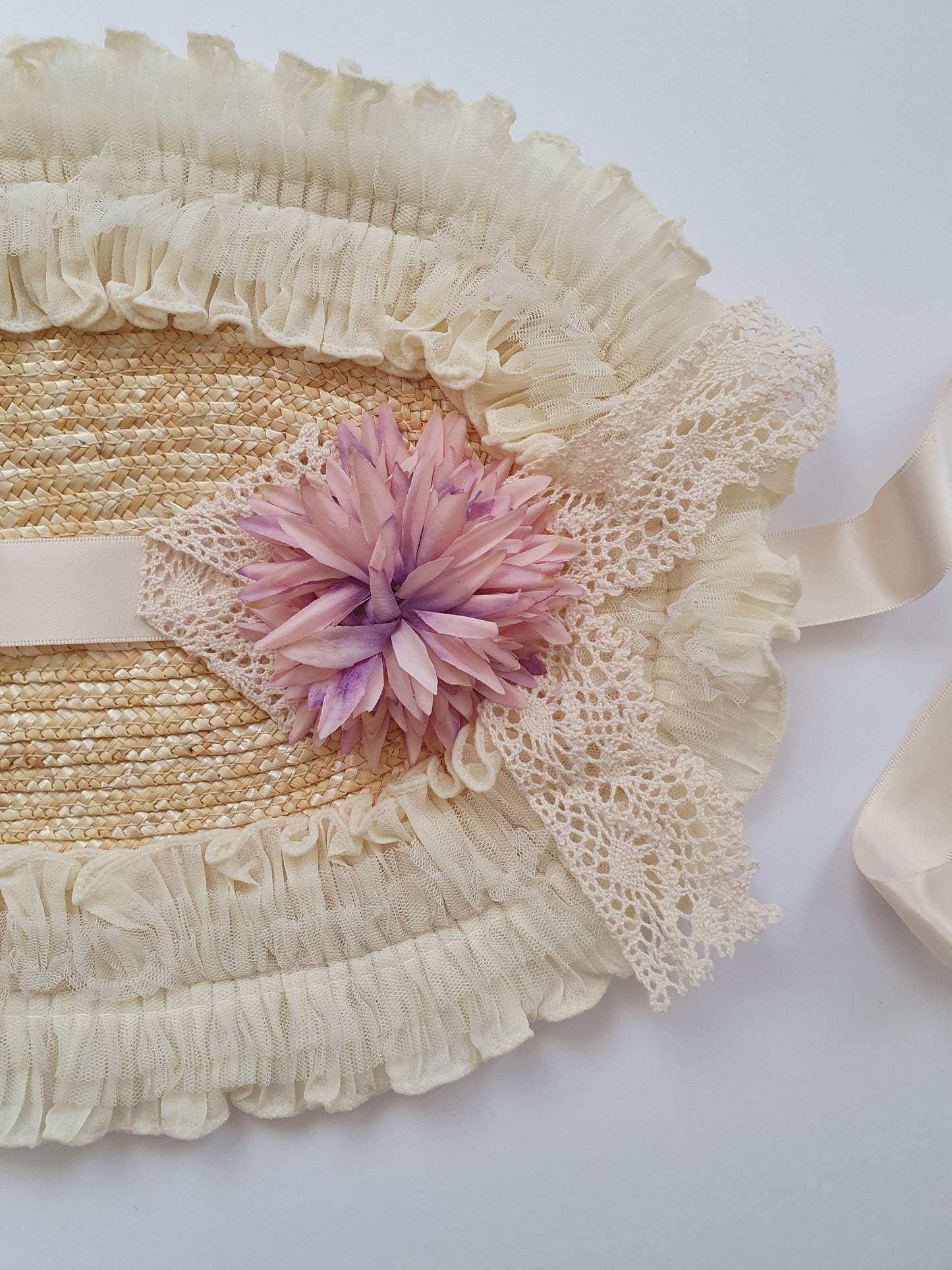 The Dahlia Regency Beauty Bonnet