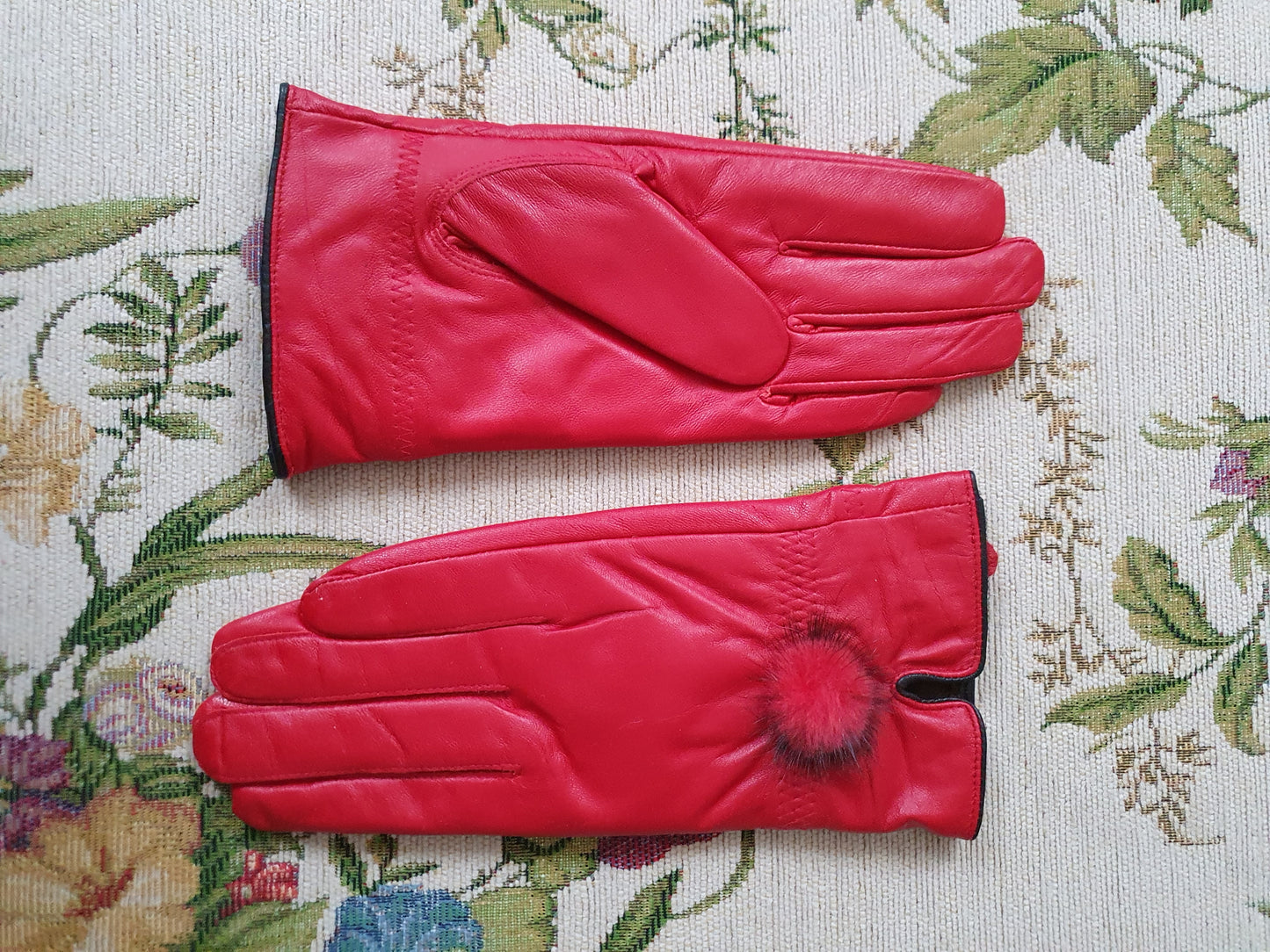 The Scarlet Elegance Fur Leather Gloves - Size S