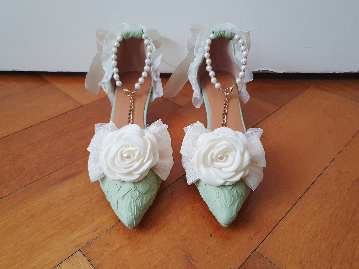 The Baroque Romance Heels In Green And White