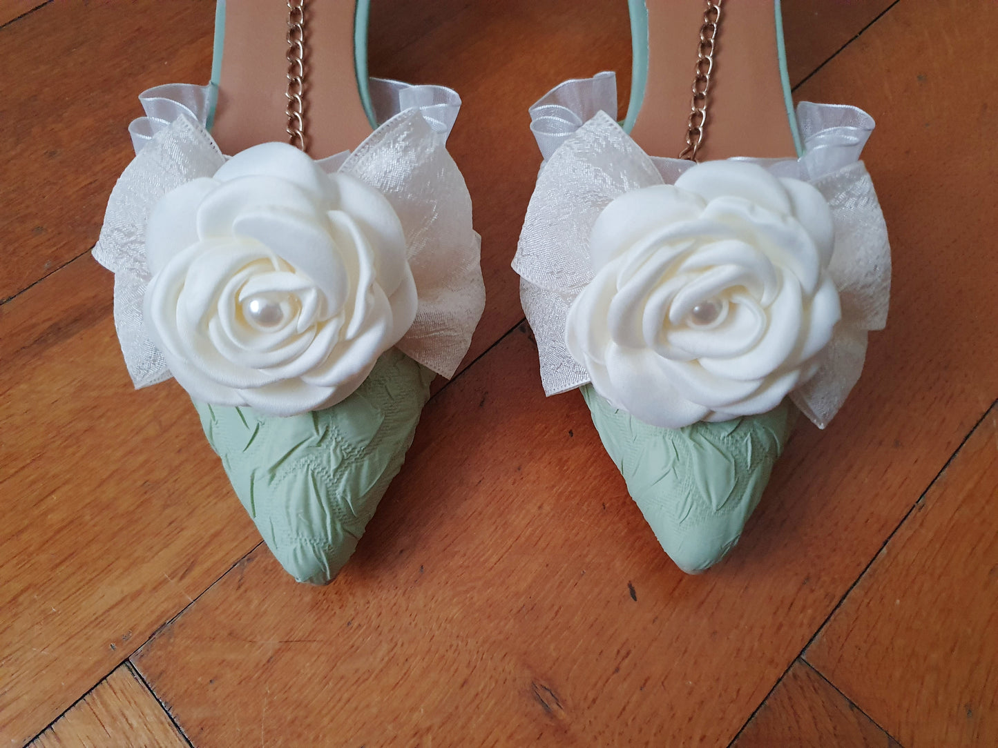 The Baroque Romance Heels In Green And White