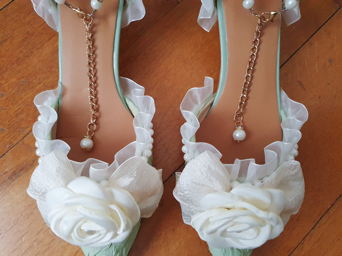 The Baroque Romance Heels In Green And White