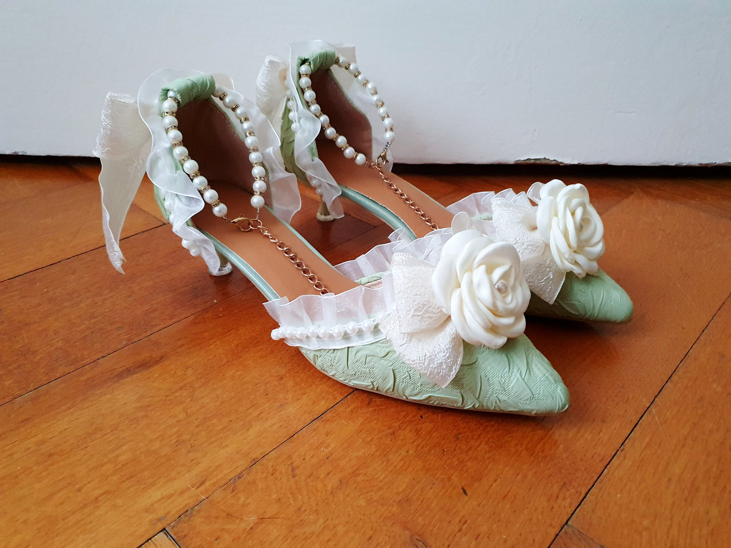 The Baroque Romance Heels In Green And White