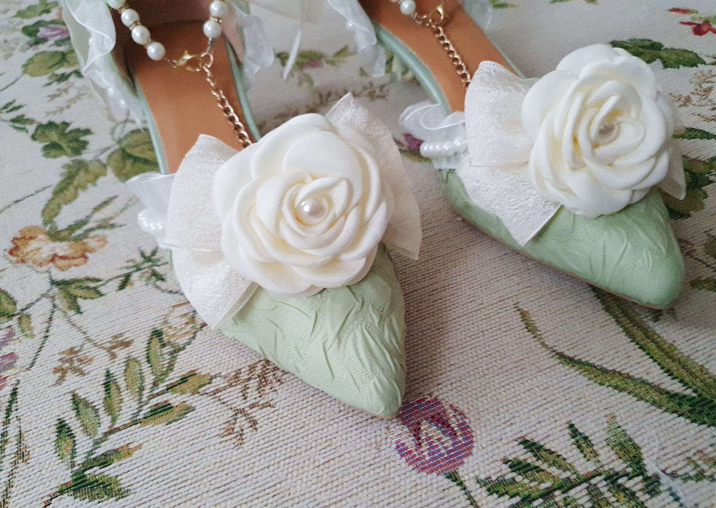 The Baroque Romance Heels In Green And White