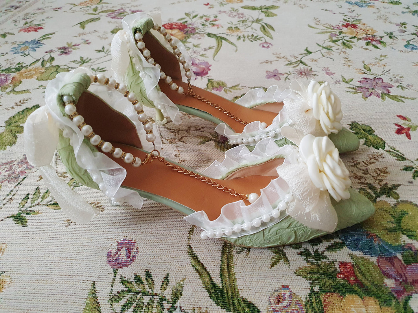 The Baroque Romance Heels In Green And White