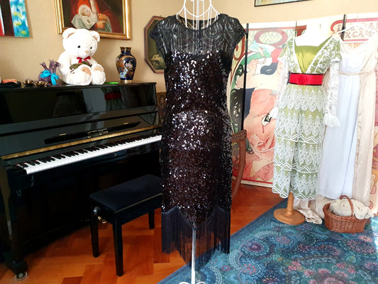 The 20s Flapper Girl Dress in Black