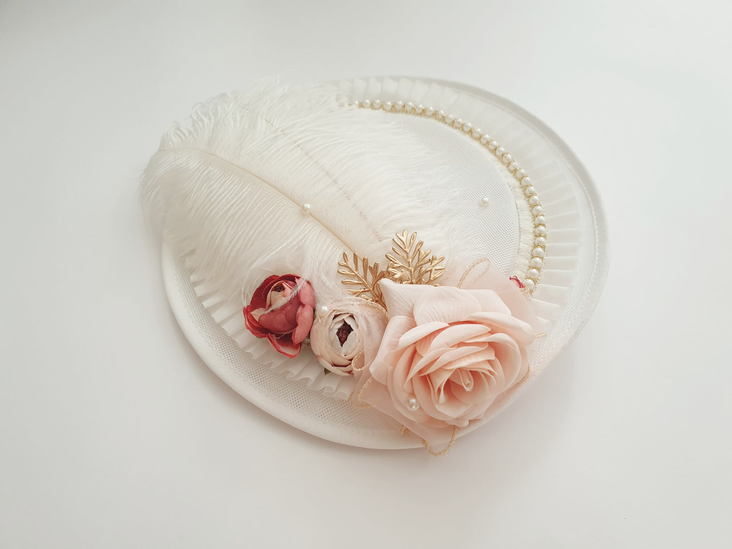 The White Bergère Romance Hat