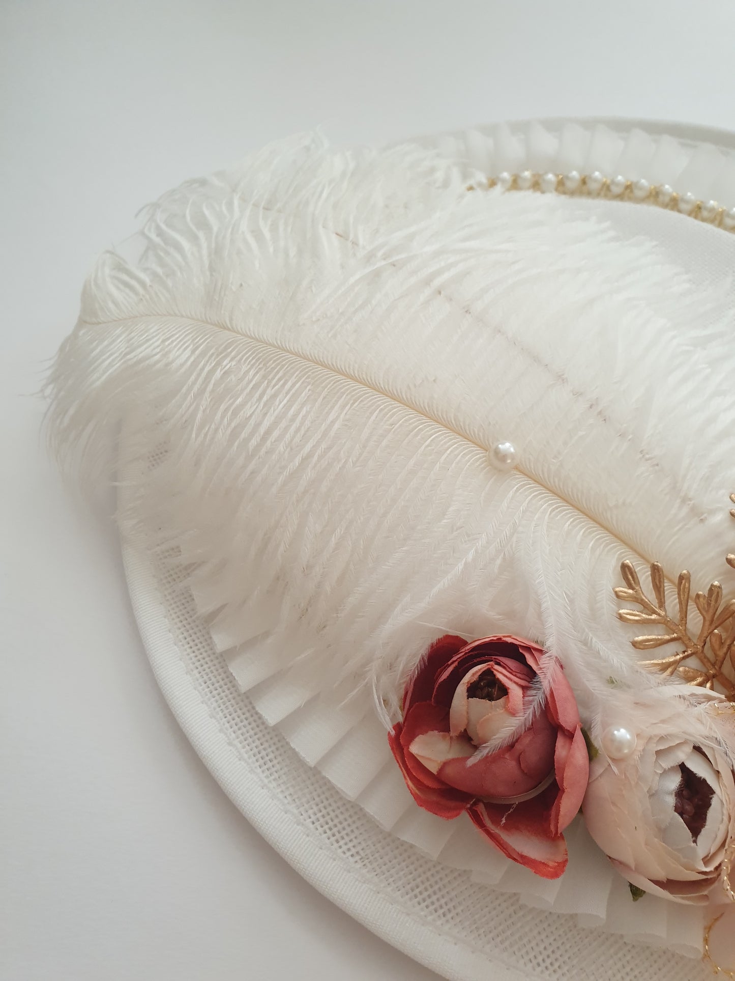 The White Bergère Romance Hat