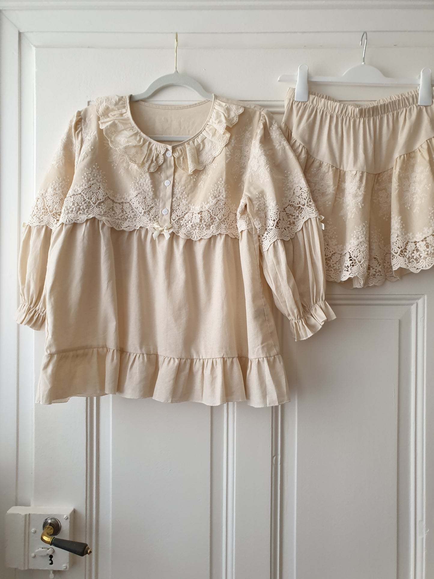 The Beige Short Victorian Pyjama