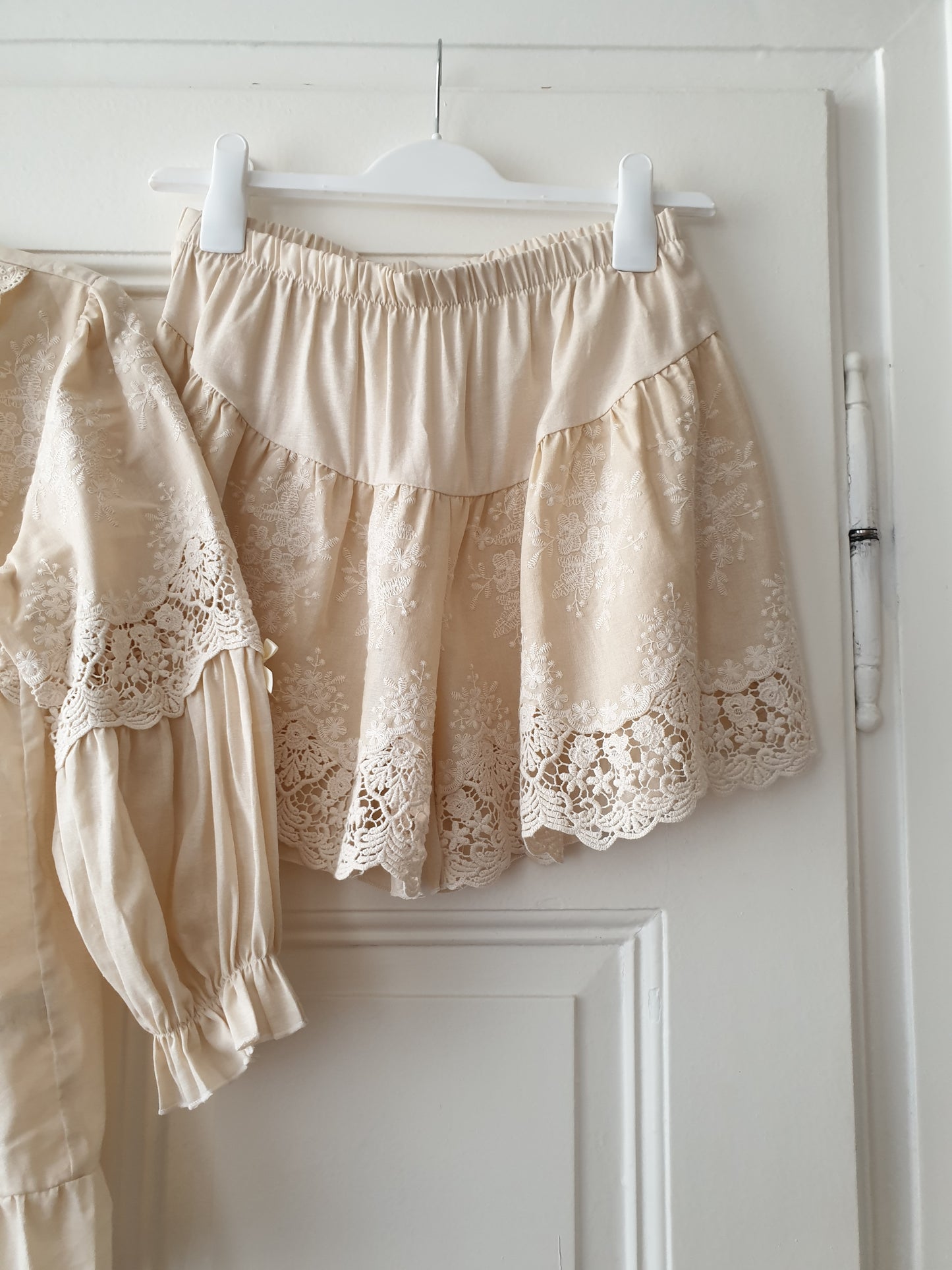 The Beige Short Victorian Pyjama