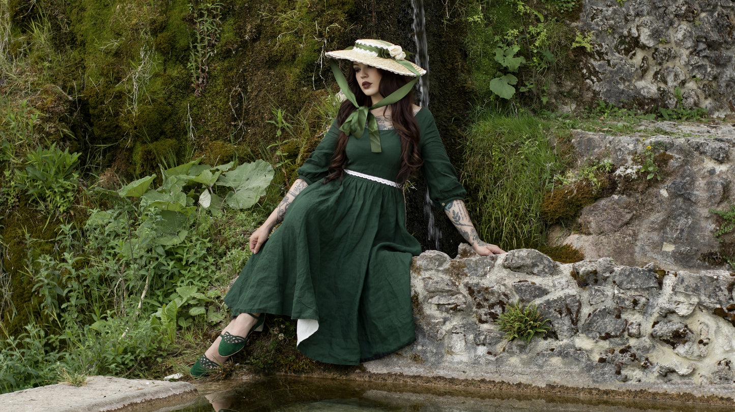 The Rose Dream Bonnet in Green