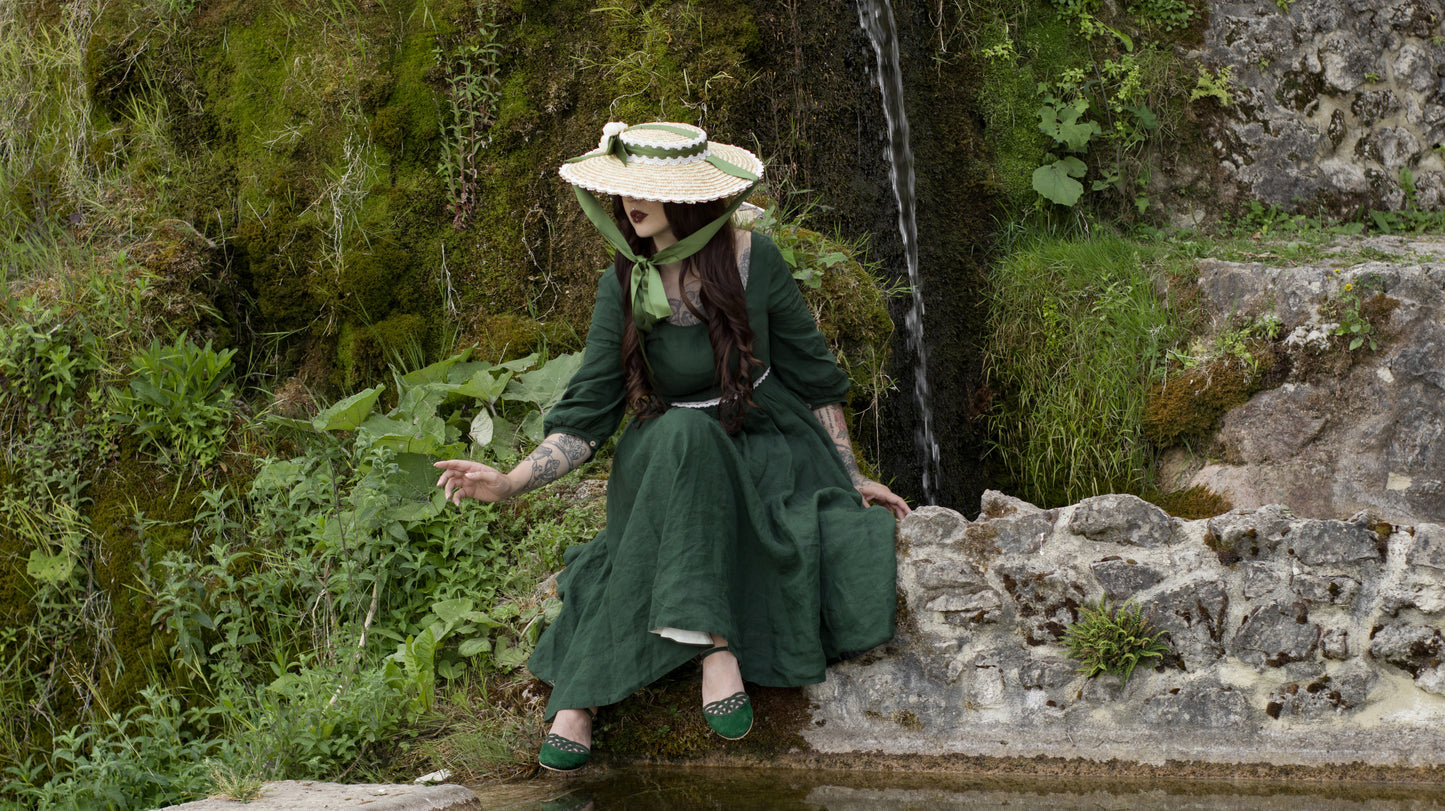 The Rose Dream Bonnet in Green