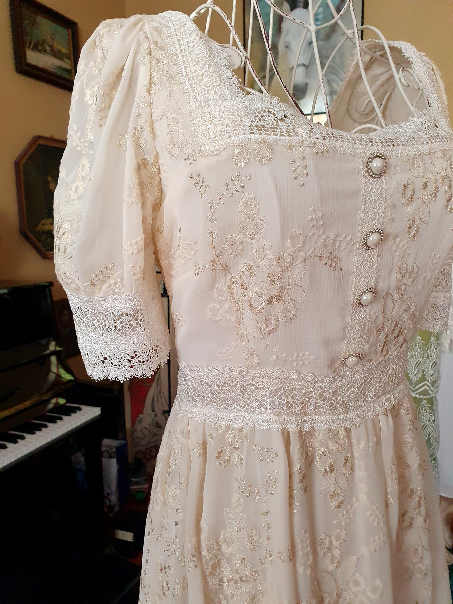 The Short-sleeved Leyna Dress