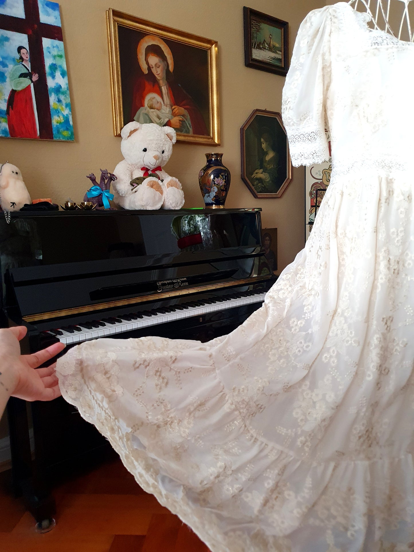 The Short-sleeved Leyna Dress
