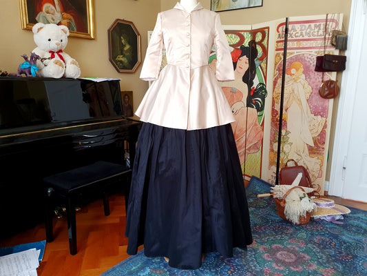 The Claire Fraser Travel Dress Set