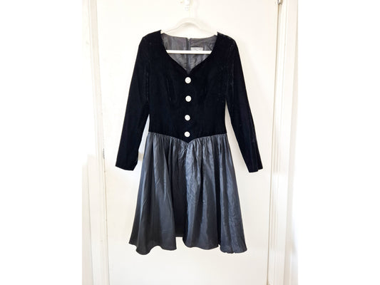 Authentic Vintage Vera Mont Designer Dress In Size S